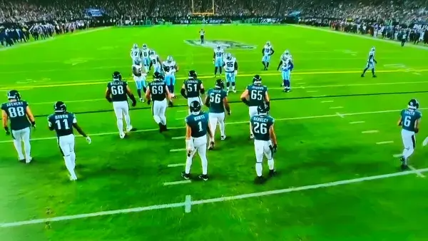 ITTechBasics IPTV 2 ITTechBasics live stream of Sunday football running smoothly on a TV